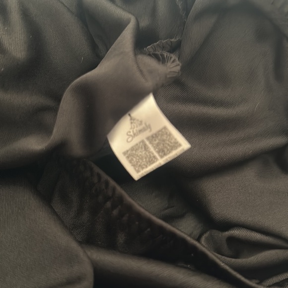 Black underskirt - Picture 3 of 4